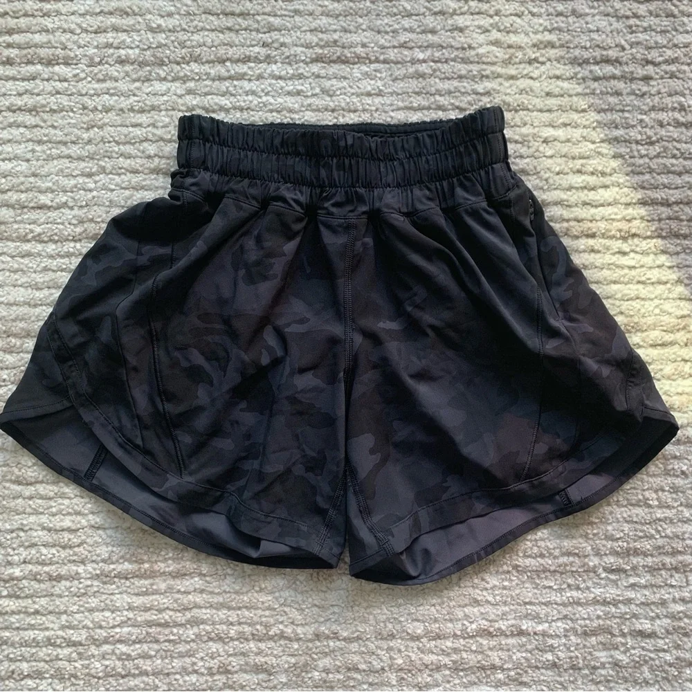 Lululemon Track That Shorts 5” Black Camo Size 2